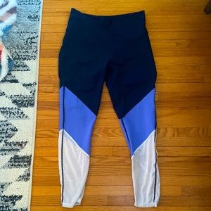 Fabletics 7/8 powerhold leggings. Worn once